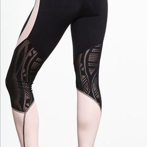 Alo vitality leggings